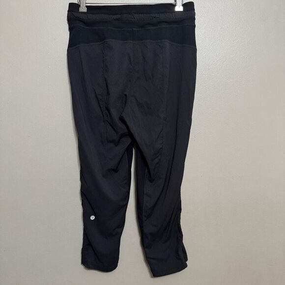 Lululemon Dance Studio Mid-Rise Crop 25" Black size 8 - Picture 3 of 8